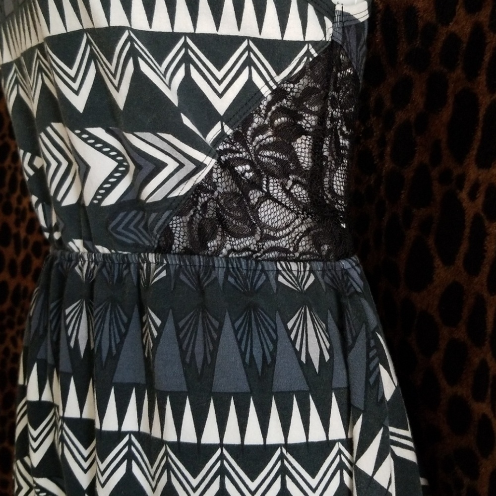 TRIBAL DRESS - Picture 3 of 5